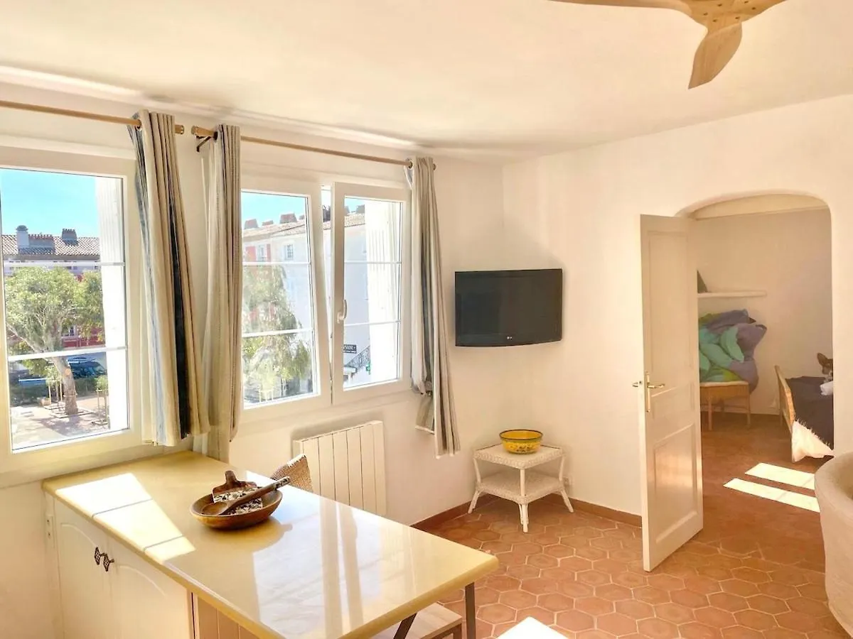 Apartment Appartement Les Pieds Dans L Eau Grimaud