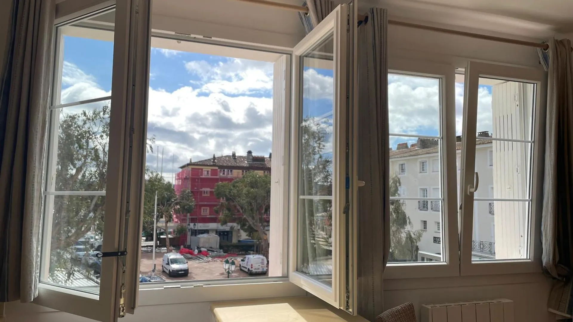 Appartement Les Pieds Dans L Eau Grimaud 0*,  France